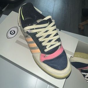 Bad bunny adidas forum low power phase “catch and throw”